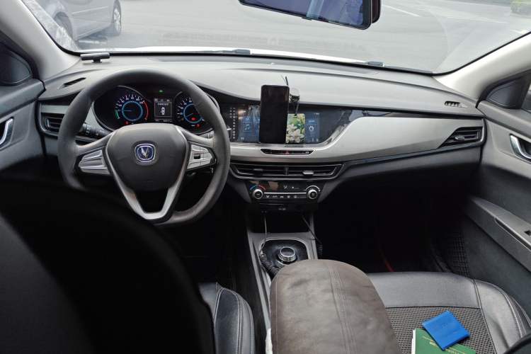 Used Changan Eado New Energy 2022 EV460 Smart Ride-Hailing Edition – Lithium Iron Phosphate