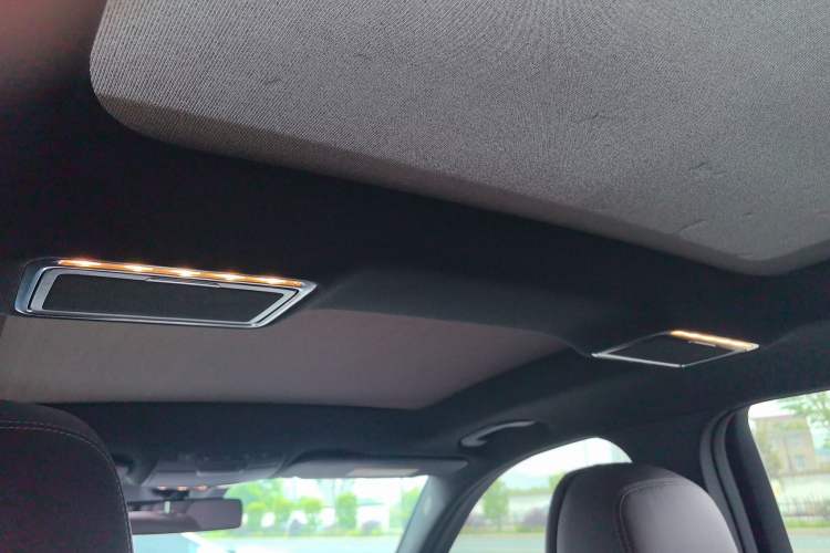 Used Mercedes-Benz GLC 2020 GLC 300 L 4MATIC Dynamic Edition Headliner