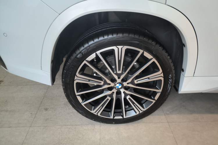 Used BMW X1 2023 xDrive25Li M Sport Package Right Rear Wheel Hub