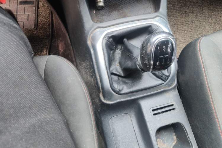 Used CHANGAN OSHAN X70A 2018 1.5L Manual Standard Edition