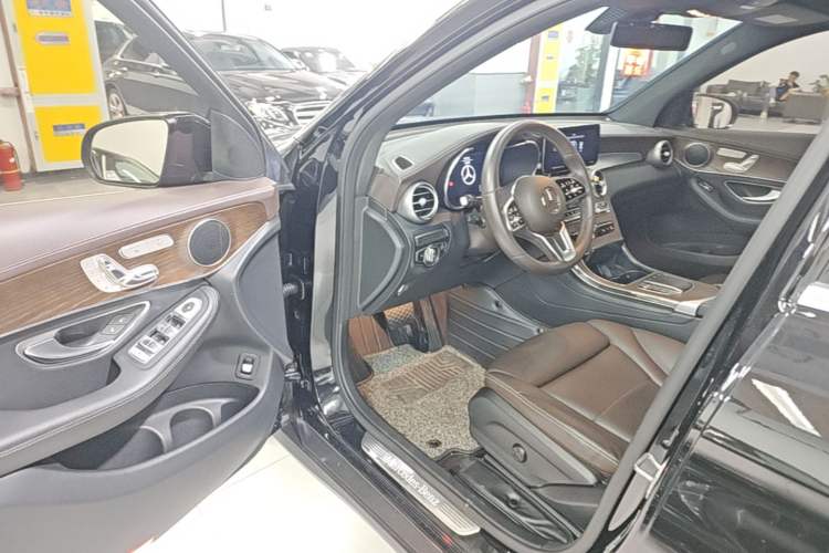 Used Mercedes-Benz GLC 2022 Second Facelift GLC 260 L 4MATIC Luxury Edition
