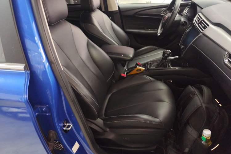 Used Roewe i5 2020 1.5L Automatic 4G Connect Luxury Flagship Edition Right Front Seat