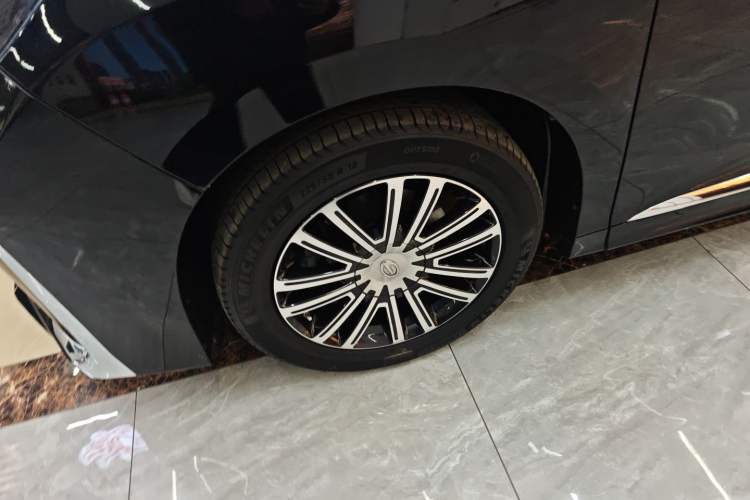 Used GAC Trumpchi M8 2023 Lingxiu Series 390T Prestige Edition Exterior 4