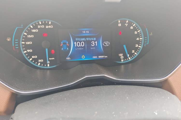 Used Soueast DX7 2016 1.5T Manual Triumph Edition Odometer Close Up