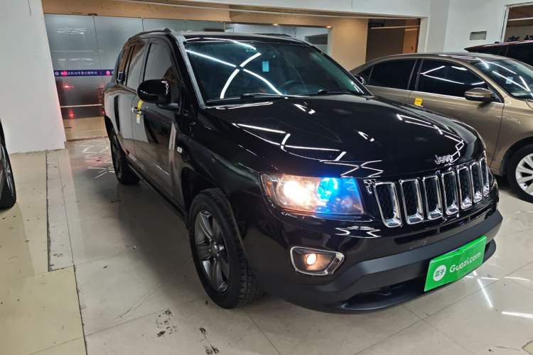 Used Jeep Compass 2013 2.4L four-wheel-drive sport version