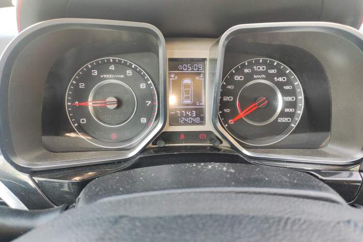 Used Zotye Domy X5 2015 1.5T Manual Luxury Version China IV Standard
