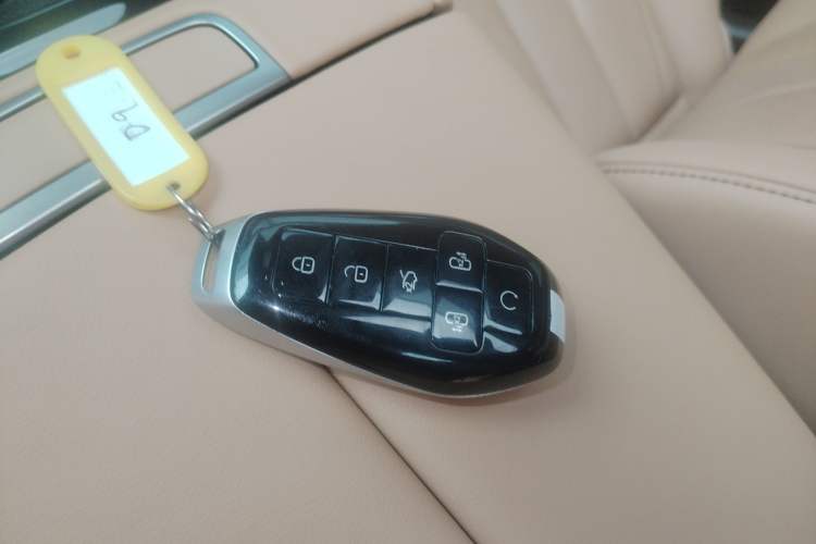 Used Denza D9 2025 DM-i Intelligent Drive 1020 Four-Wheel Drive Flagship Model Interior 1