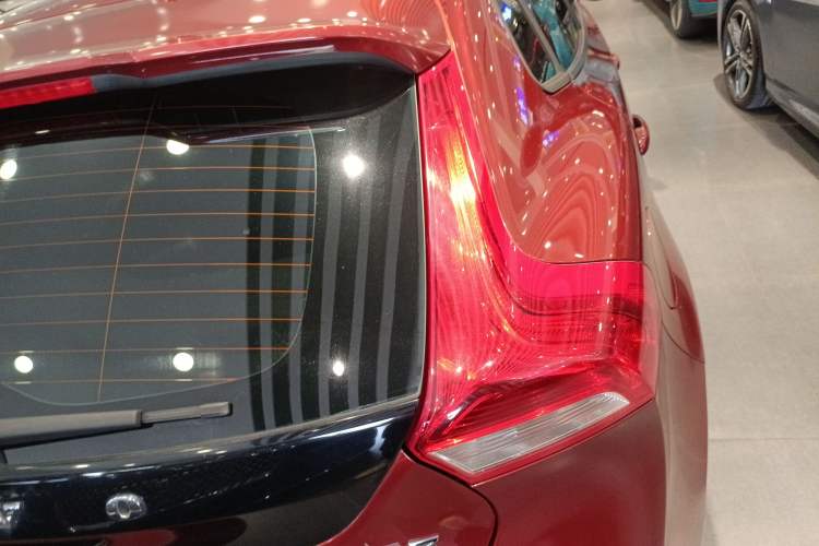 Used Volvo V40 2017 T3 Zhiyi Edition
