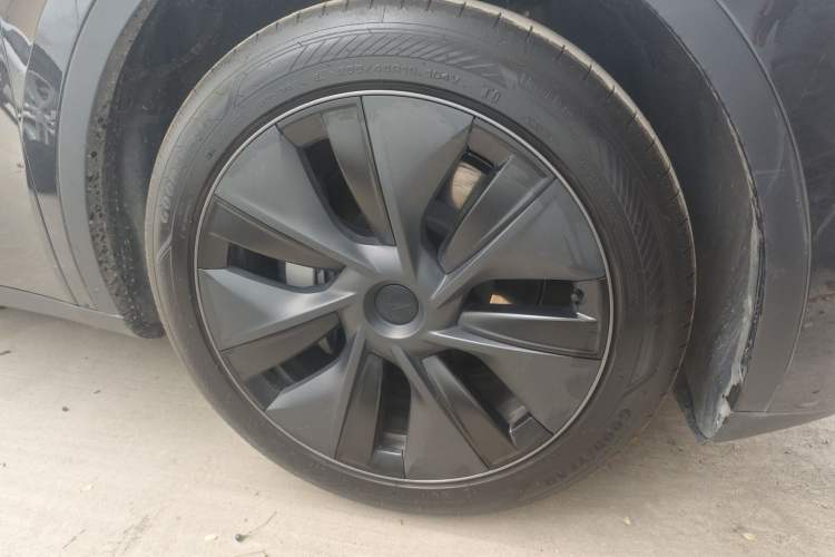 Used Tesla Model Y 2024 Rear-Wheel-Drive Version Right Front Wheel Hub