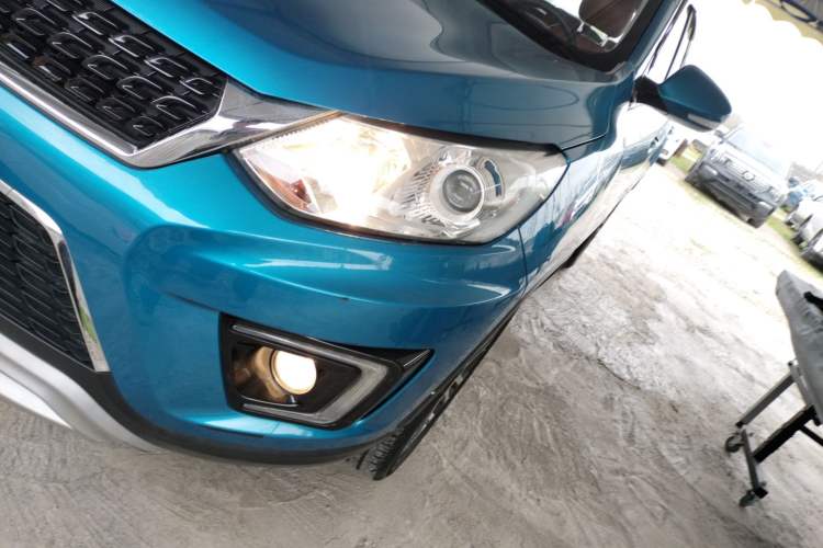 Used BAIC Senova X35 2016 1.5L Automatic Prestige Edition Left Front Headlight