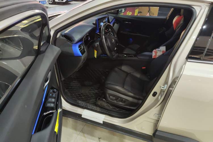 Used Toyota C-HR 2023 2.0L Luxury Edition
