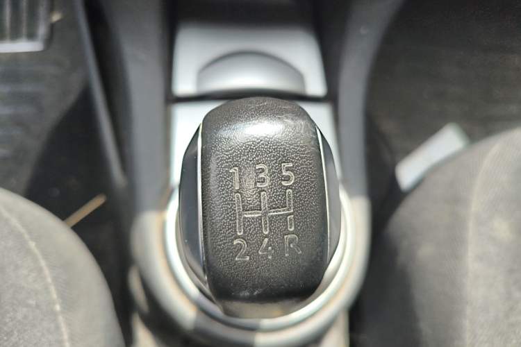 Used Citroen C-Quatre 2009 Sedan 1.6L Manual Fashion Edition Gear Lever