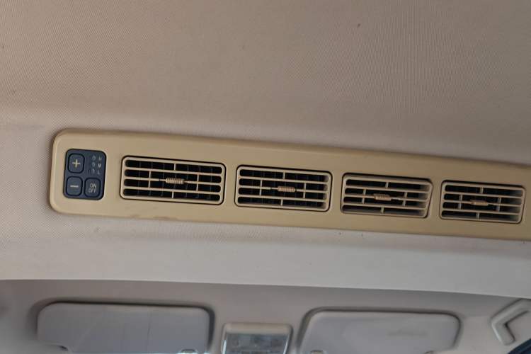 Used Dongfeng Fengon 360 2015 1.5L Manual Luxury 7-Seater China IV Standard
