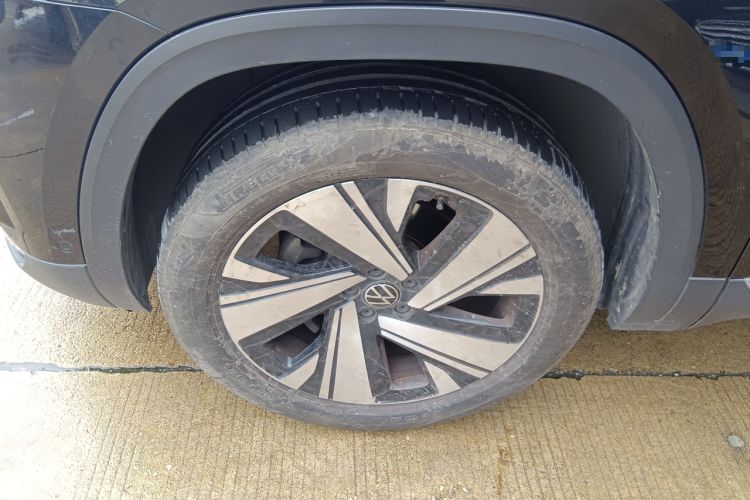 Used Volkswagen Teramont 2022 380TSI Four-Wheel Drive Prestige Luxury Edition Left Front Wheel Hub