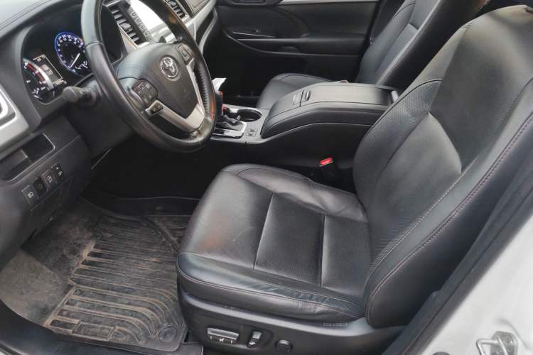 Used Toyota Highlander 2018 2.0T Four-Wheel Drive Luxury Version 7 Seats China VI Standard
