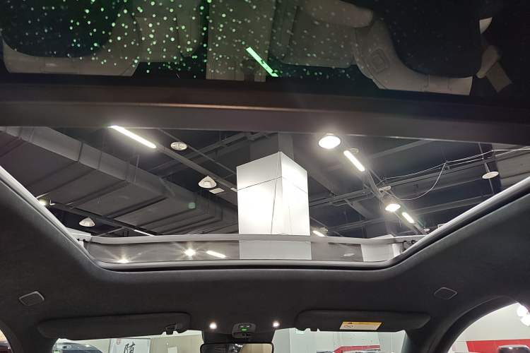 Used Nio ES6 2024 75 kWh Headliner
