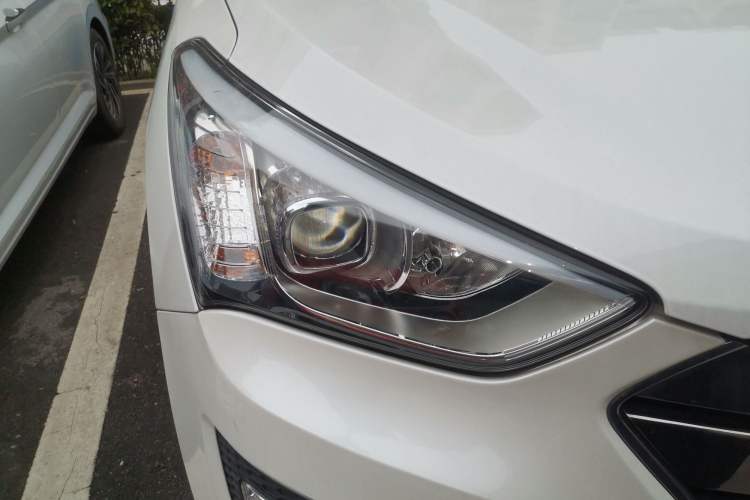 Used Hyundai Santa Fe 2013 2.4L Automatic Two-Wheel Drive Smart Version
