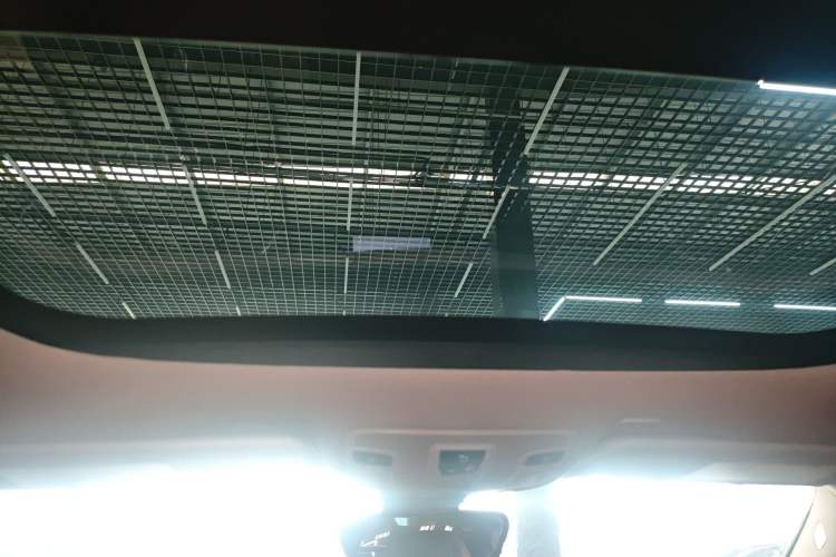 Used Infiniti QX30 2018 1.6T Two-Wheel Drive Extreme Edition Headliner