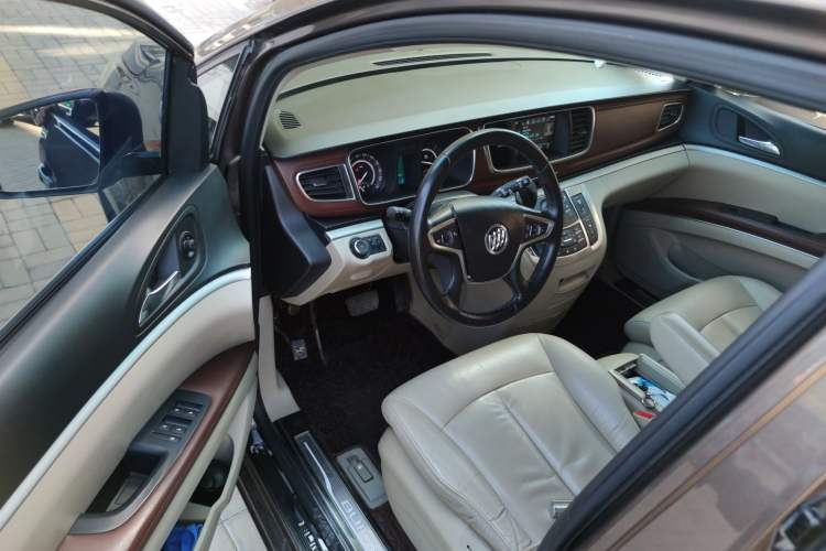 Used Buick GL8 2017 25S Prestige Version China V Standard Driver Seat