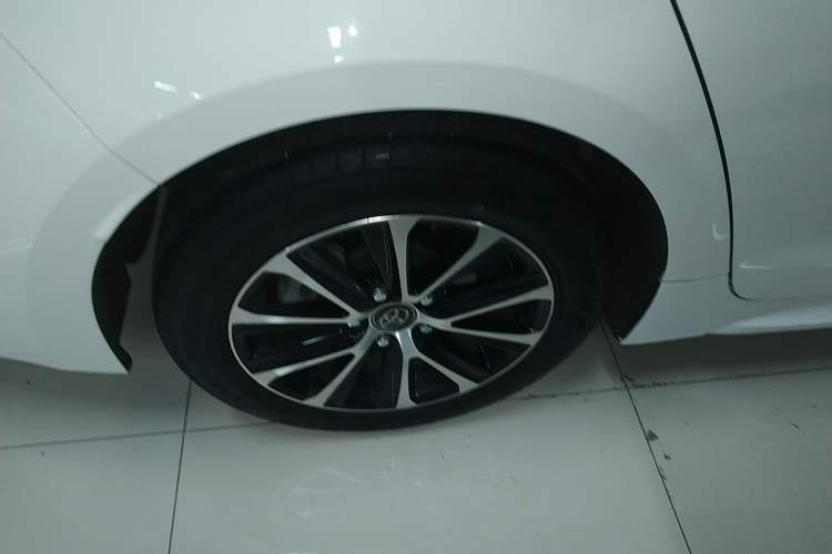 Used Toyota Levin 2024 Smart Electric Hybrid Dual-Engine 1.8L Leading Edition
