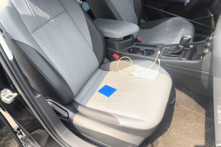 Used Volkswagen Lavida 2024 1.5L Automatic Starry Sky 5 Million Edition Right Front Seat