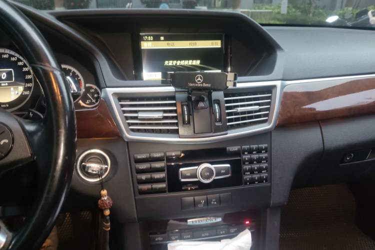 Used Mercedes-Benz E-Class 2012 E 200 L CGI Elegant Model Audio And AC Panel