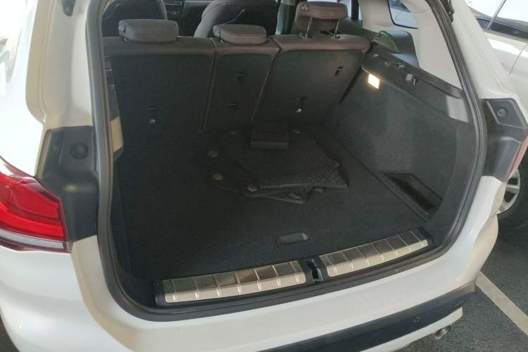 Used BMW X1 2020 sDrive20Li Premium Edition Trunk