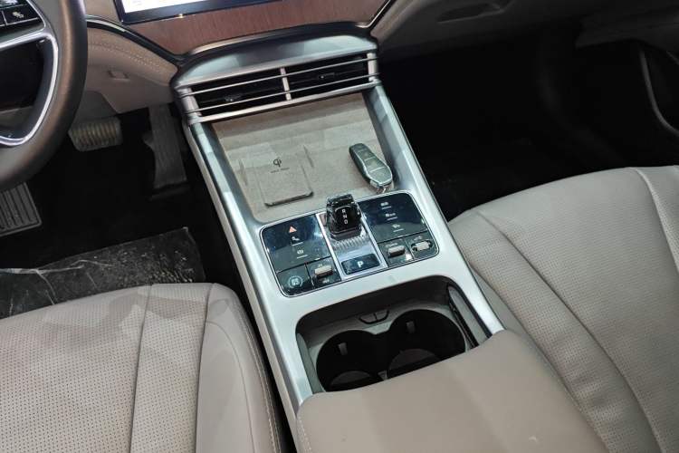 Used BYD Seal 2024 HONOR Edition DM-i 1.5L 121km Prestige Model
