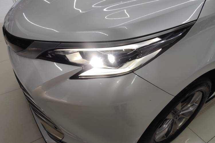 Used Toyota SIENNA 2023 2.5L Hybrid Luxury Edition Left Front Headlight