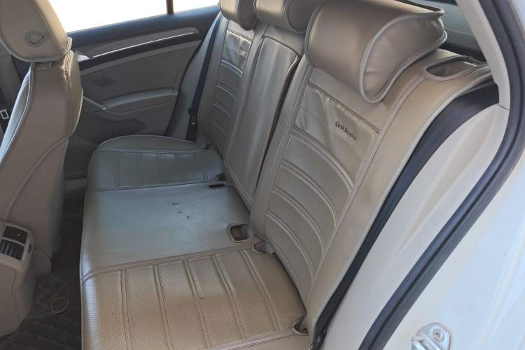 Used Volkswagen Golf 2016 1.6L Automatic Comfort Model Left Rear Seat