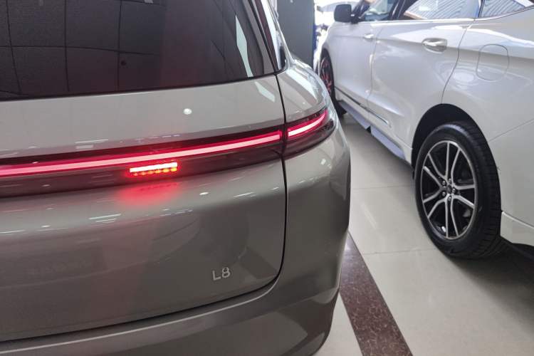 Used Li Auto L8 2023 Pro Model
