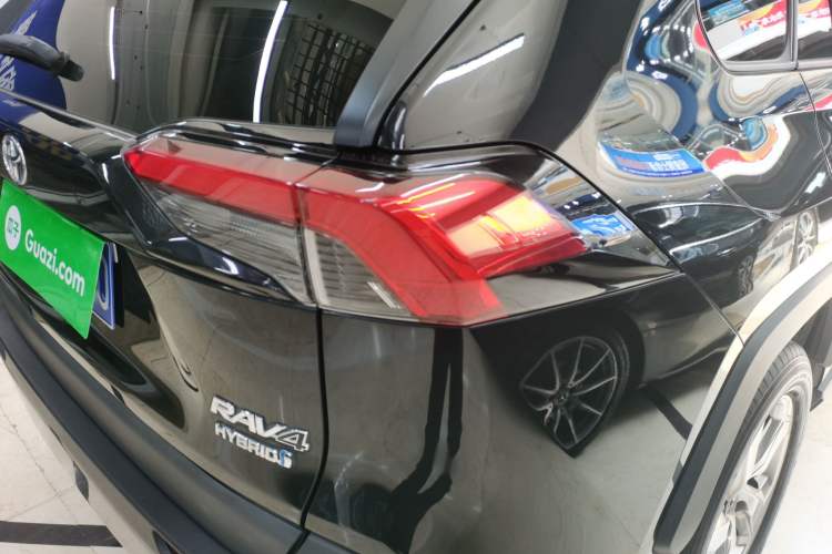 Used Toyota RAV4 2020 Dual-Engine 2.5L E-CVT Two-Wheel Drive Elite Edition