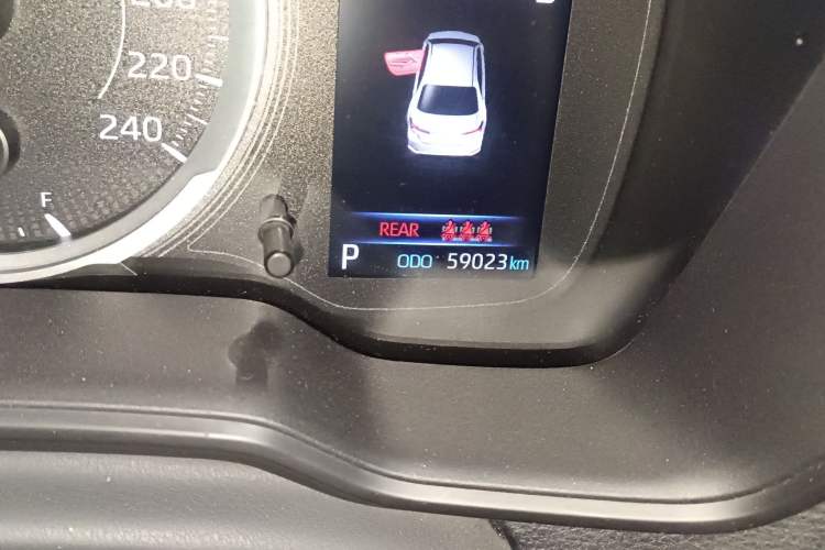 Used Toyota Corolla 2021 TNGA 1.5L CVT Elite Edition Odometer Close Up