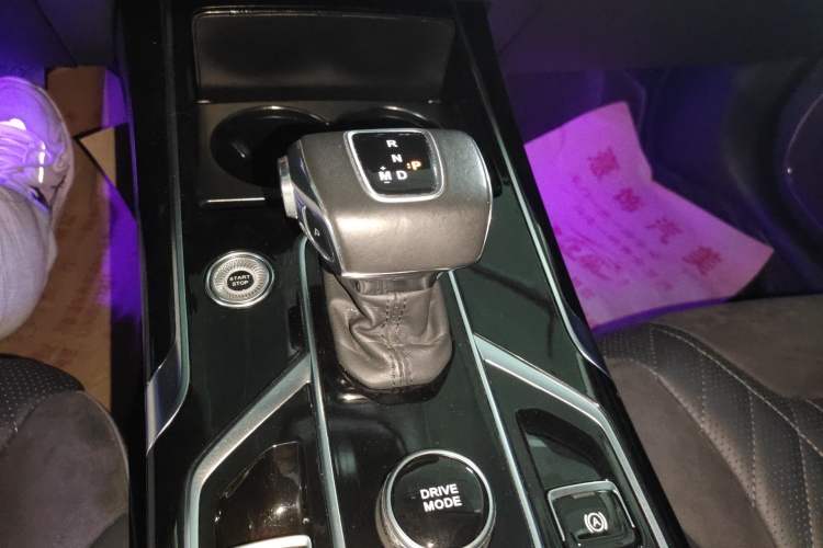 Used Hongqi HS5 2022 Revised Version 2.0T Smart Connect Flagship Edition
