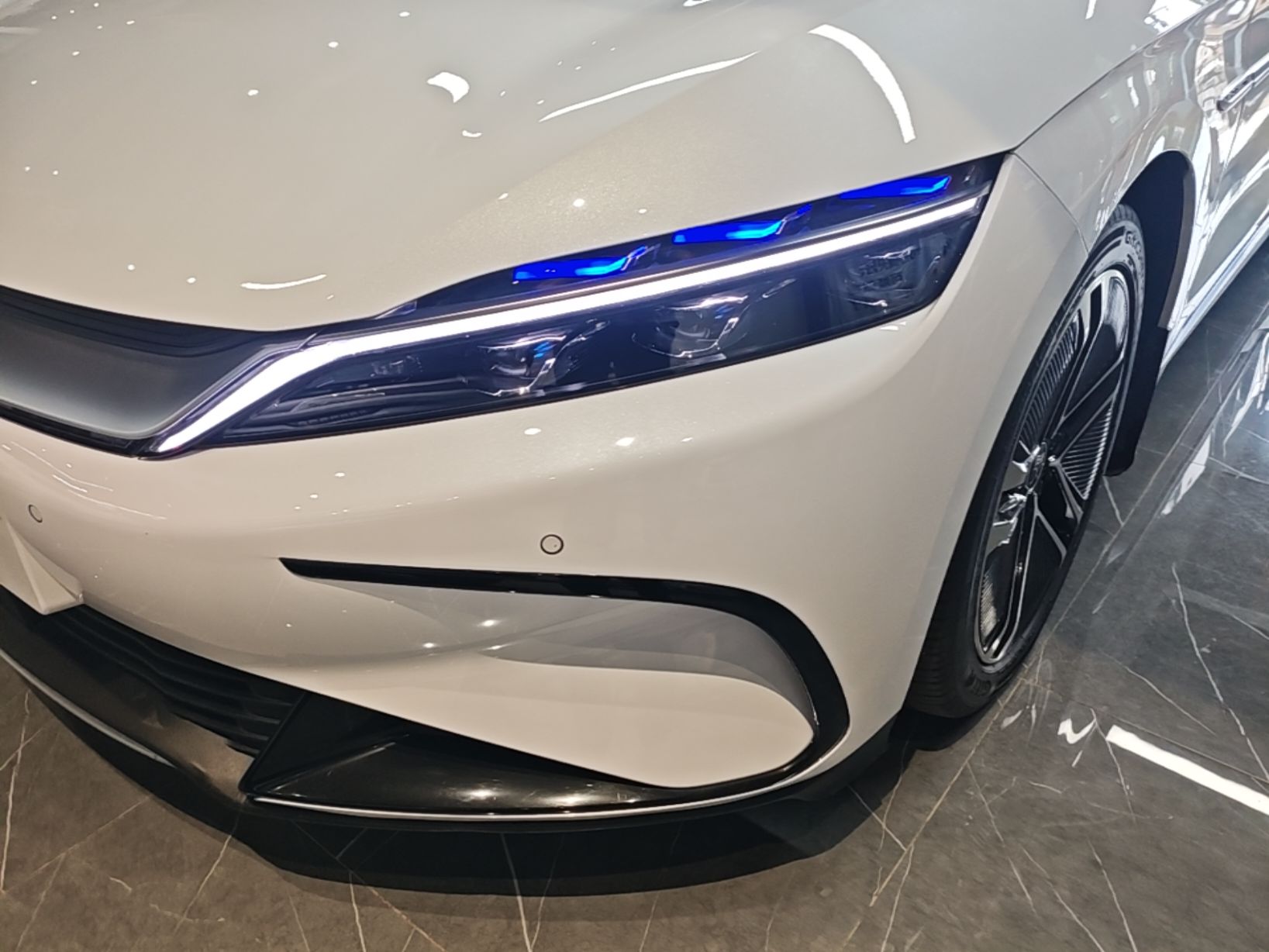 BYD Han 2023 EV Champion Edition 605KM Front-Drive Premium Model — снимка 8
