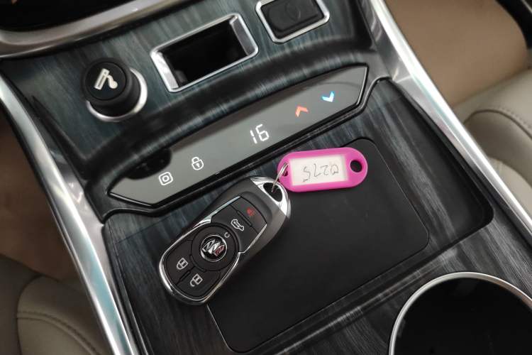 Used Buick GL8 2022 ES Landtrek 653T Comfort Edition