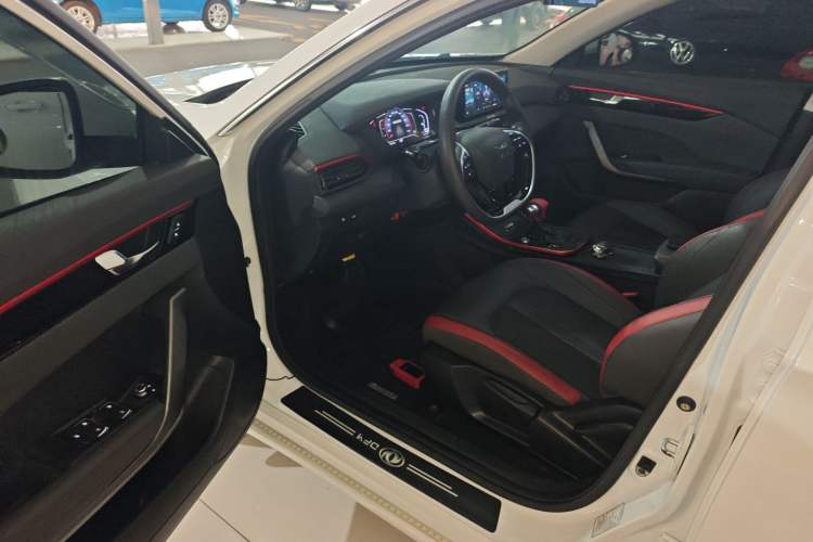 Used Dongfeng Aeolus Yixuan 2021 230T Automatic Glory Edition Driver Seat