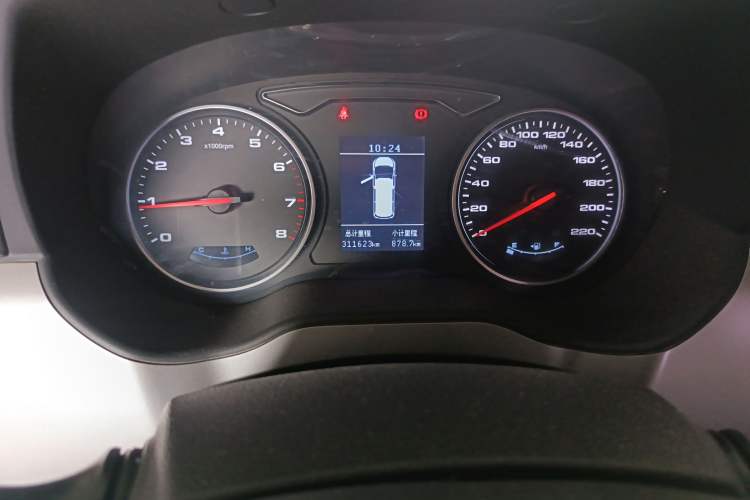 Used JAC Refine M4 2016 2.0L Manual Comfort Edition Odometer Close Up