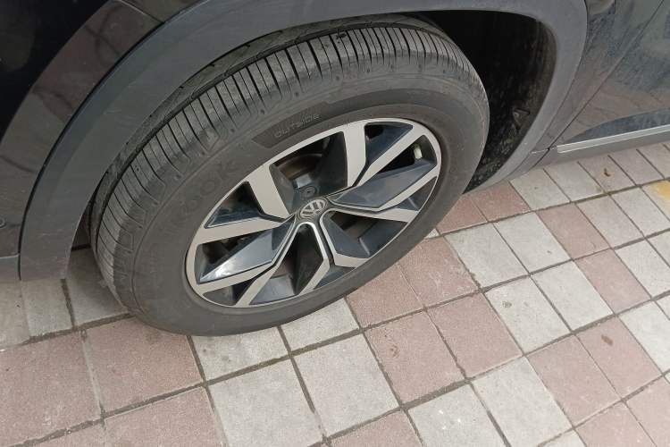 Used Volkswagen Teramont 2020 Revised Version 380TSI Four-Wheel Drive Luxury Edition Left Front Wheel Hub