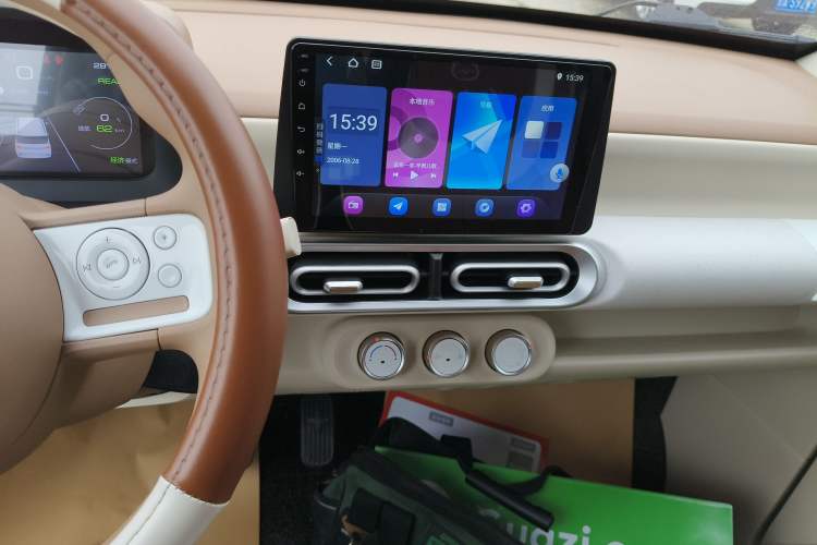 Used Wuling Hongguang MINIEV 2024 3rd Generation 215km Youth Edition Audio And AC Panel