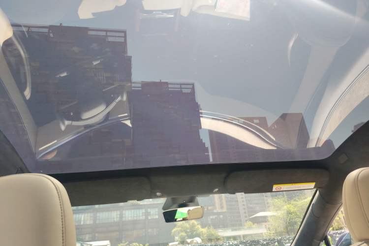 Used Tesla Model S 2023 Dual-Motor All-Wheel-Drive Version Headliner