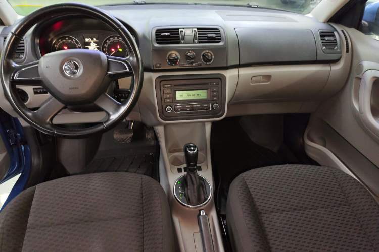 Used Skoda Fabia 2014 1.4L Automatic Crystal Edition