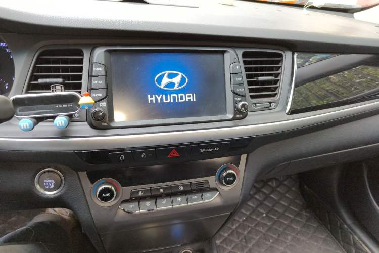 Used Hyundai Mistra 2017 1.6T Automatic Smart GLS China V Standard Audio And AC Panel