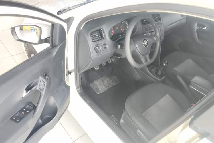 Used Volkswagen Polo 2016 1.4L Manual Fashion Model