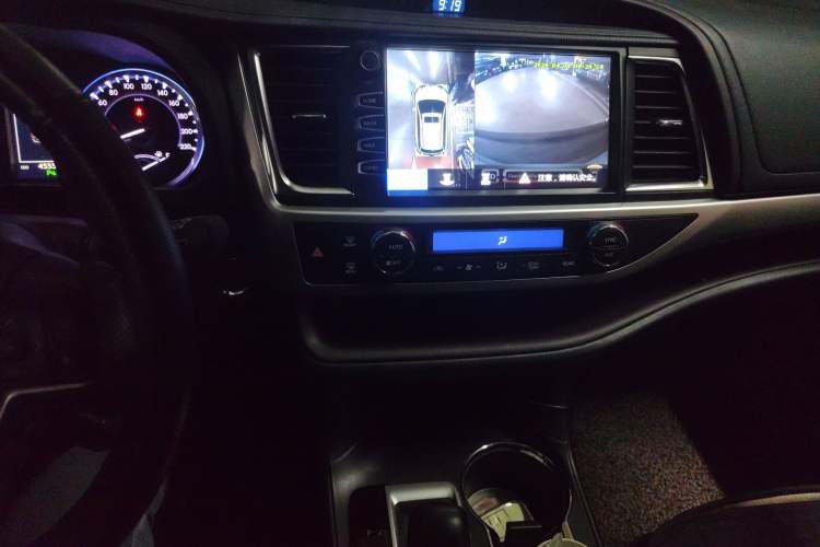 Used Toyota Highlander 2018 2.0T Four-Wheel Drive Luxury Edition 7 Seats China V Emission Standard
