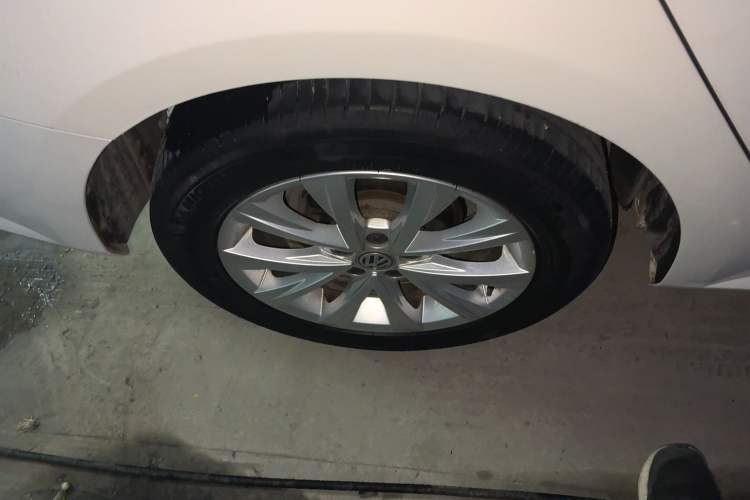 Used Volkswagen Lavida 2017 1.6L Automatic Comfort Edition
