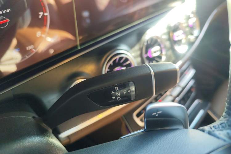 Used Mercedes-Benz E-Class 2019 E 200 L Sport Edition Gear Lever