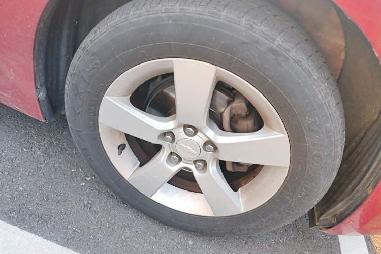 Used Chevrolet Cruze 2013 1.6L SE MT Right Front Wheel Hub