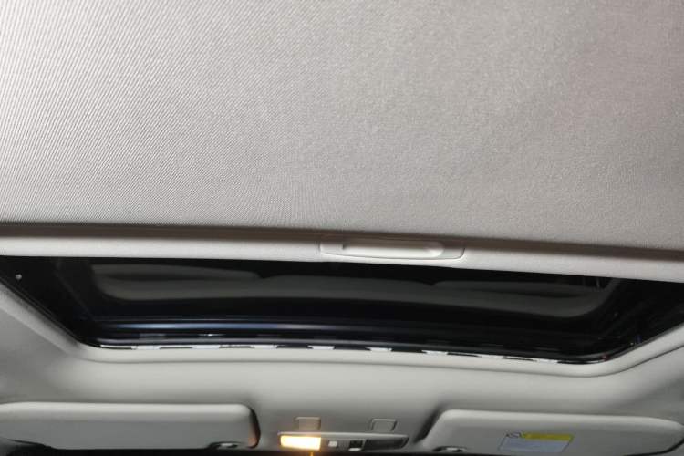 Used Mitsubishi Outlander 2020 2.0L Two-Wheel Drive Comfort Edition 7-Seater
