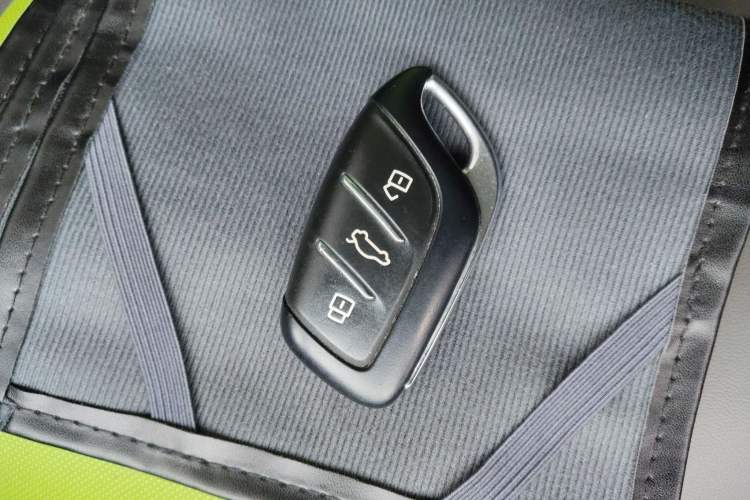 Used Roewe Clever 2021 302 km New Four-Seater Super-Efficient Version